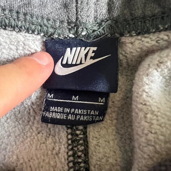 Nike Men's Grey Joggers-tracksuits - Picture 2 of 3